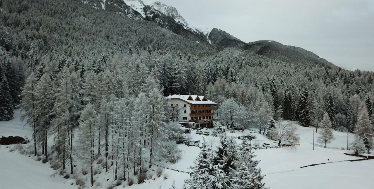 Hotel Ganzaie Даяно Экстерьер фото